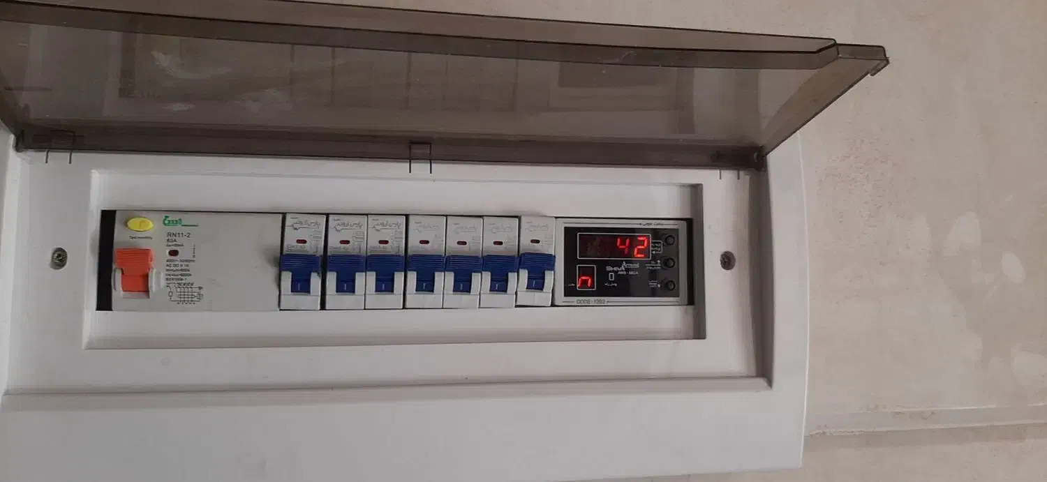 برق صنعتی و برق ساختمان|خدمات پیشه و مهارت|اندیمشک, |دیوار