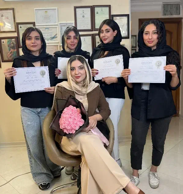 آموزش تخصصی کاشت ناخن و دستیار|خدمات آموزشی|مشهد, دانشجو|دیوار