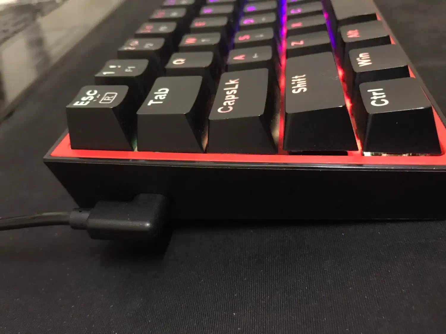 Redragon K617 RGB کیبورد گیمینگ|قطعات و لوازم جانبی رایانه|کاشان, میدان کهنه|دیوار