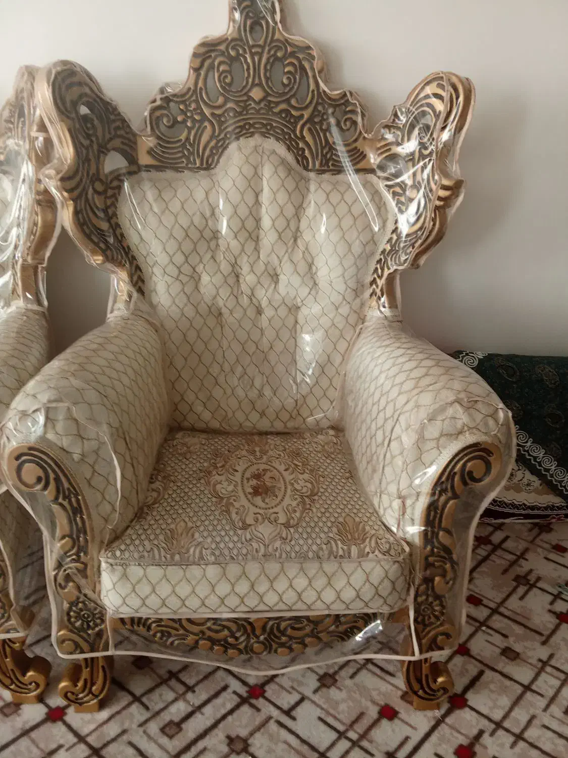 مبل سلطنتی هفت نفره|مبلمان خانگی و میز عسلی|بیرجند, |دیوار