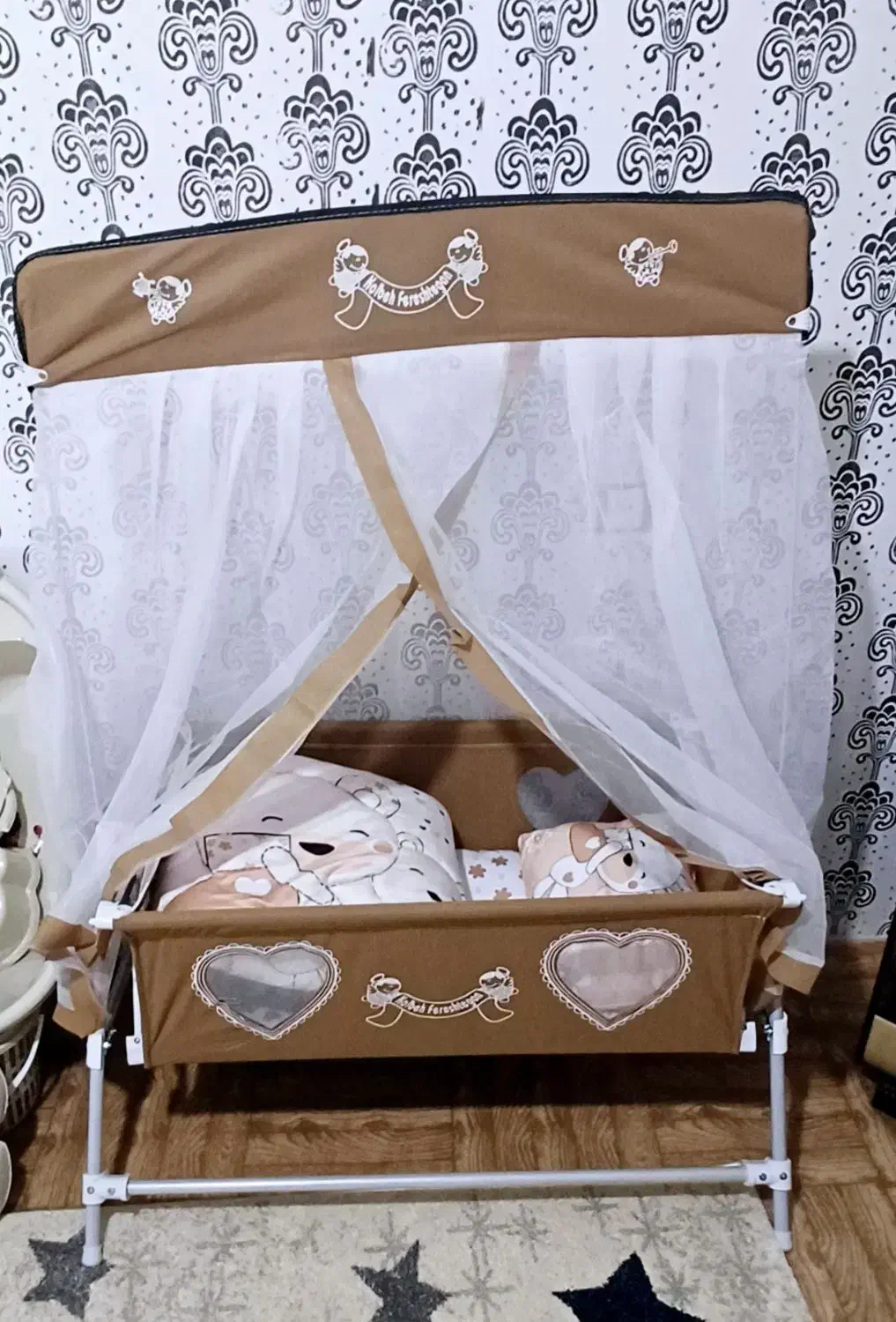 گهواره کاملا نو|اسباب و اثاث بچه|نهاوند, |دیوار