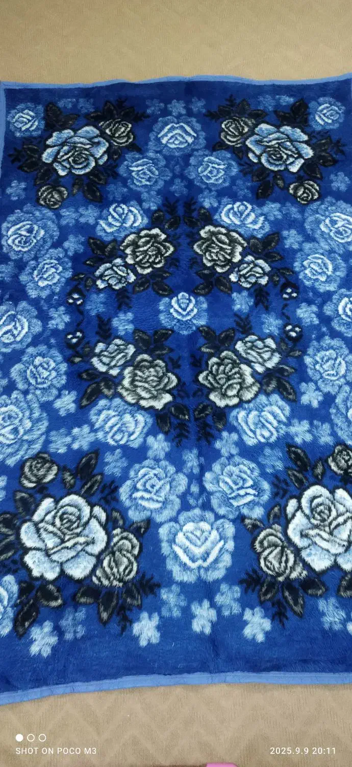 ۵۰ عدد پتو پشمی گلدار|رختخواب، بالش، پتو|اردبیل, |دیوار