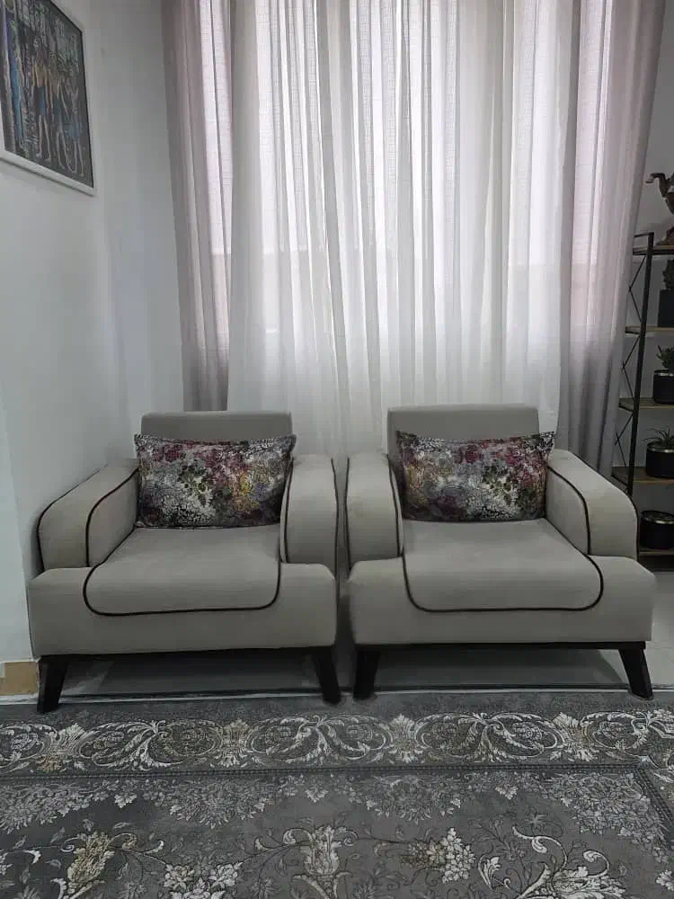 مبل ۷ نفره و عسلی|مبلمان خانگی و میز عسلی|شیراز, کوشک میدان|دیوار