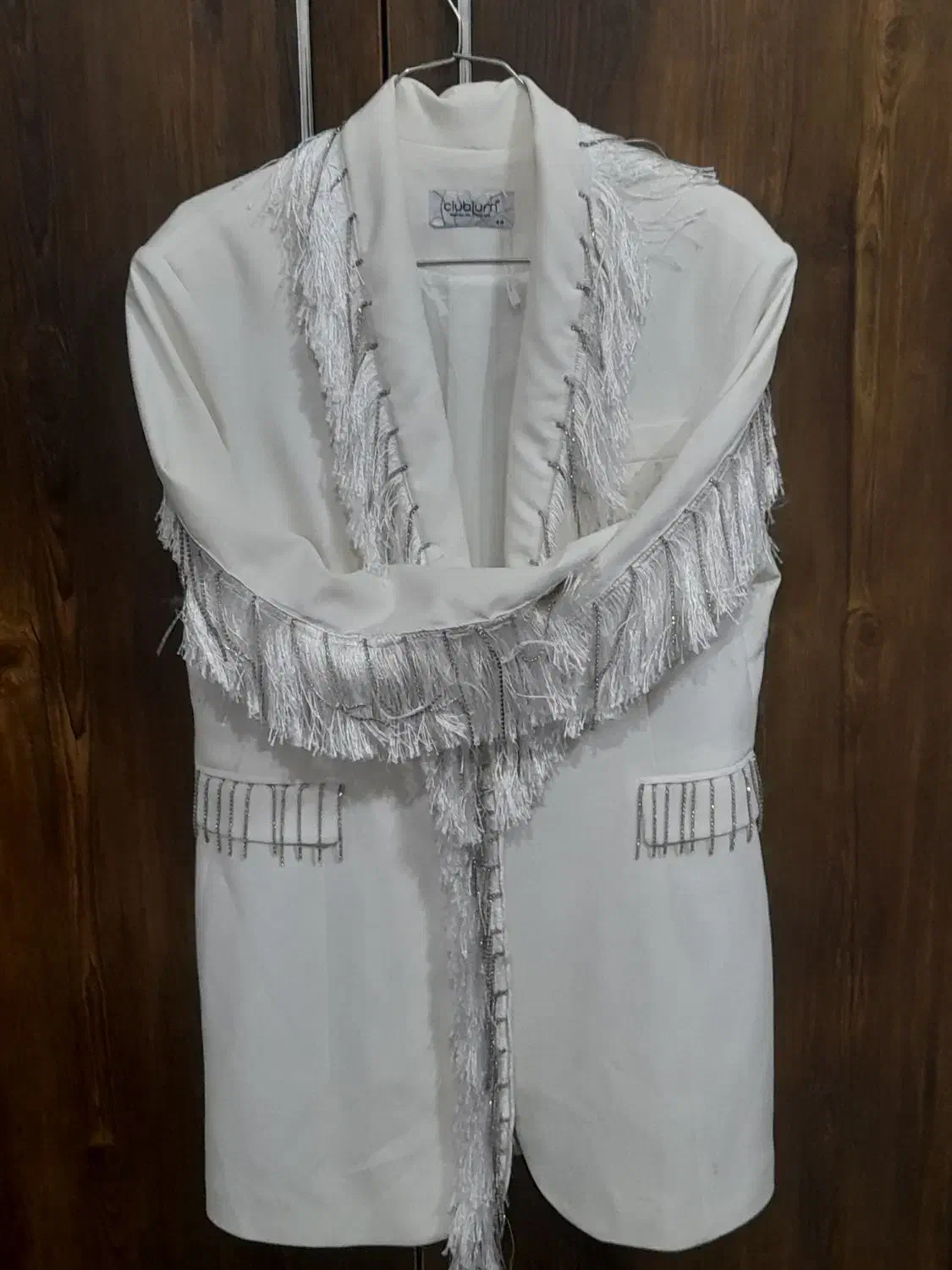 کت مجلسی سفید|لباس|کنگاور, |دیوار