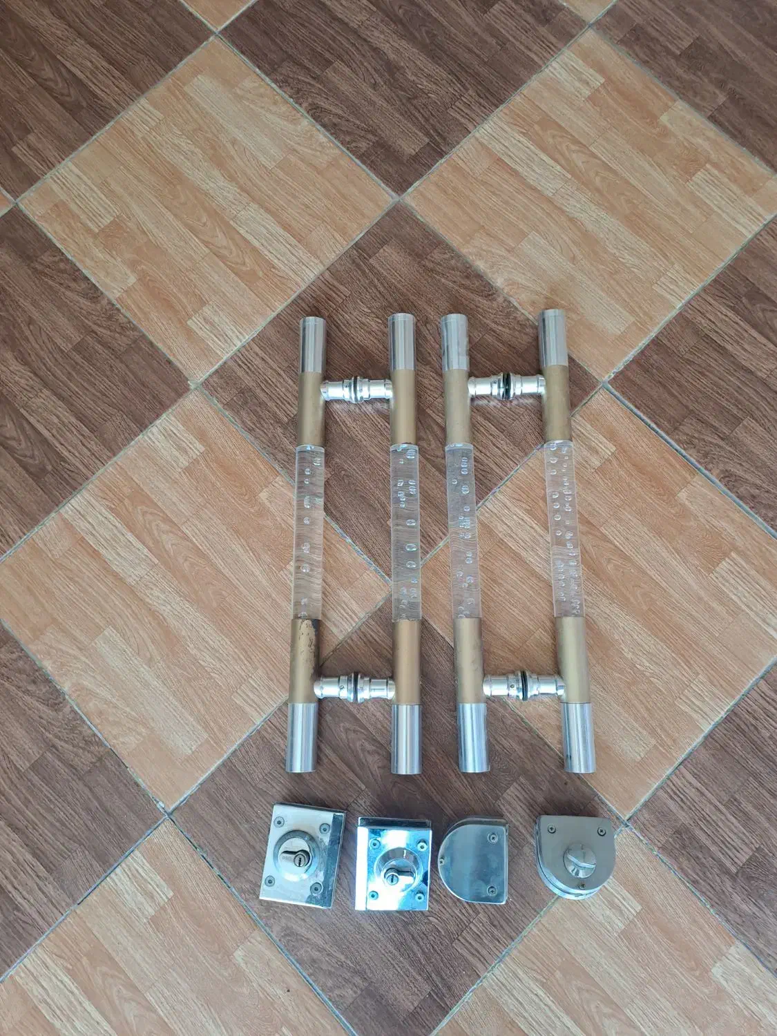 دستگیره و قفل شیشه|حراج|قرچک, داوود آباد|دیوار