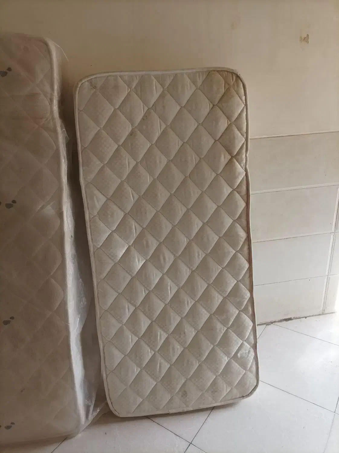 تشک نوجوان آی دان سالم سایز ۱۶۰،۷۵ تعداد یازده عدد|تشک تختخواب|ماهدشت, |دیوار