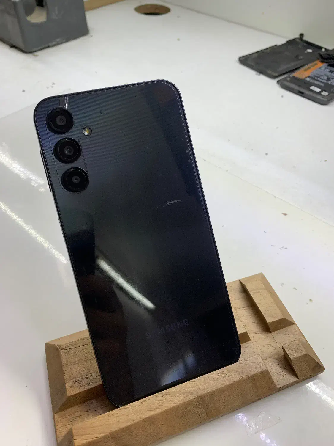 A24|موبایل|مشهد, رده|دیوار