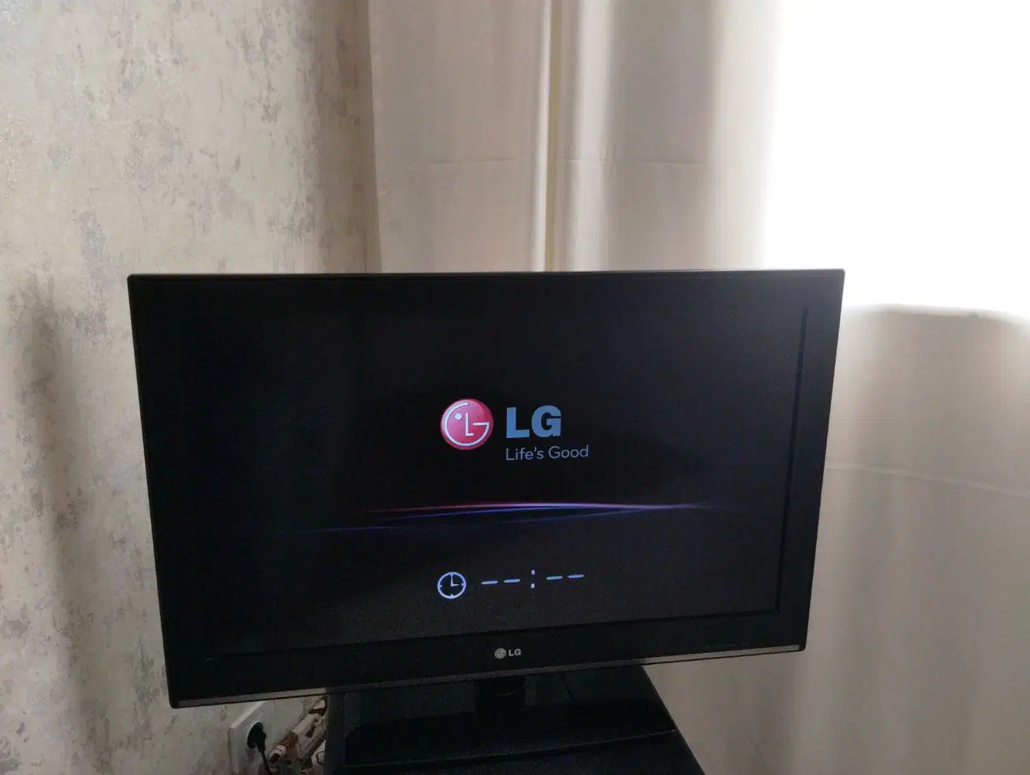 تلویزیون|تلویزیون و پروژکتور|اردبیل, |دیوار