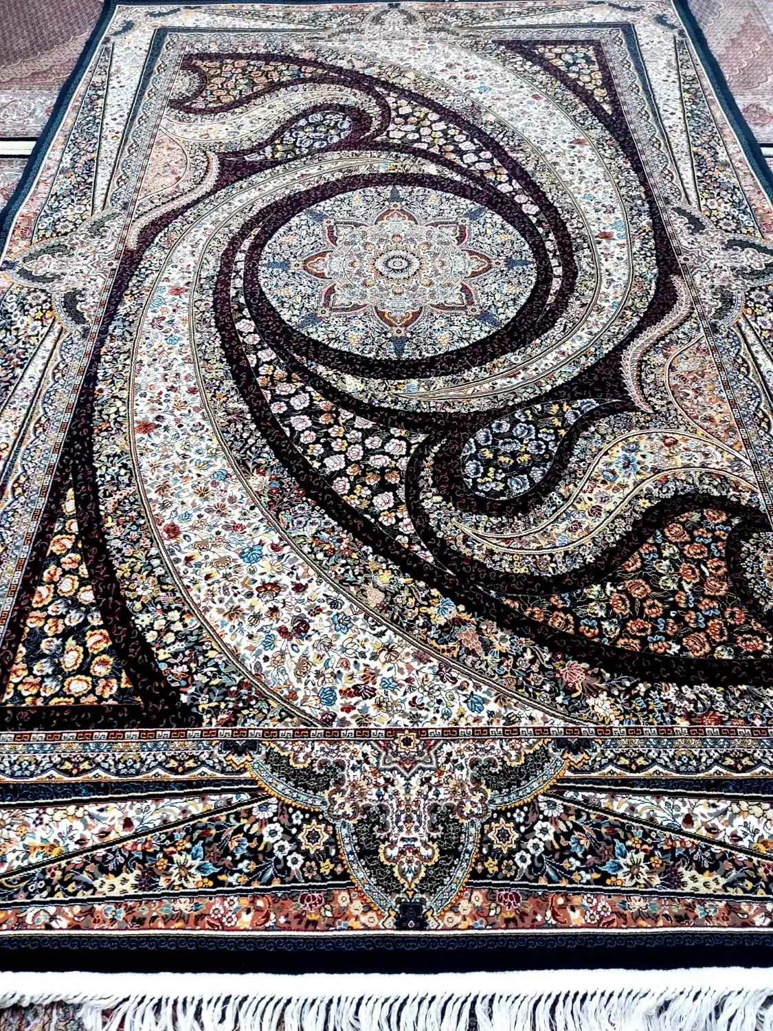 یک جفت فرش ۶متری ۷۰۰شانه تراکم ۳۰۰۰درحدنو|فرش|تبریز, |دیوار