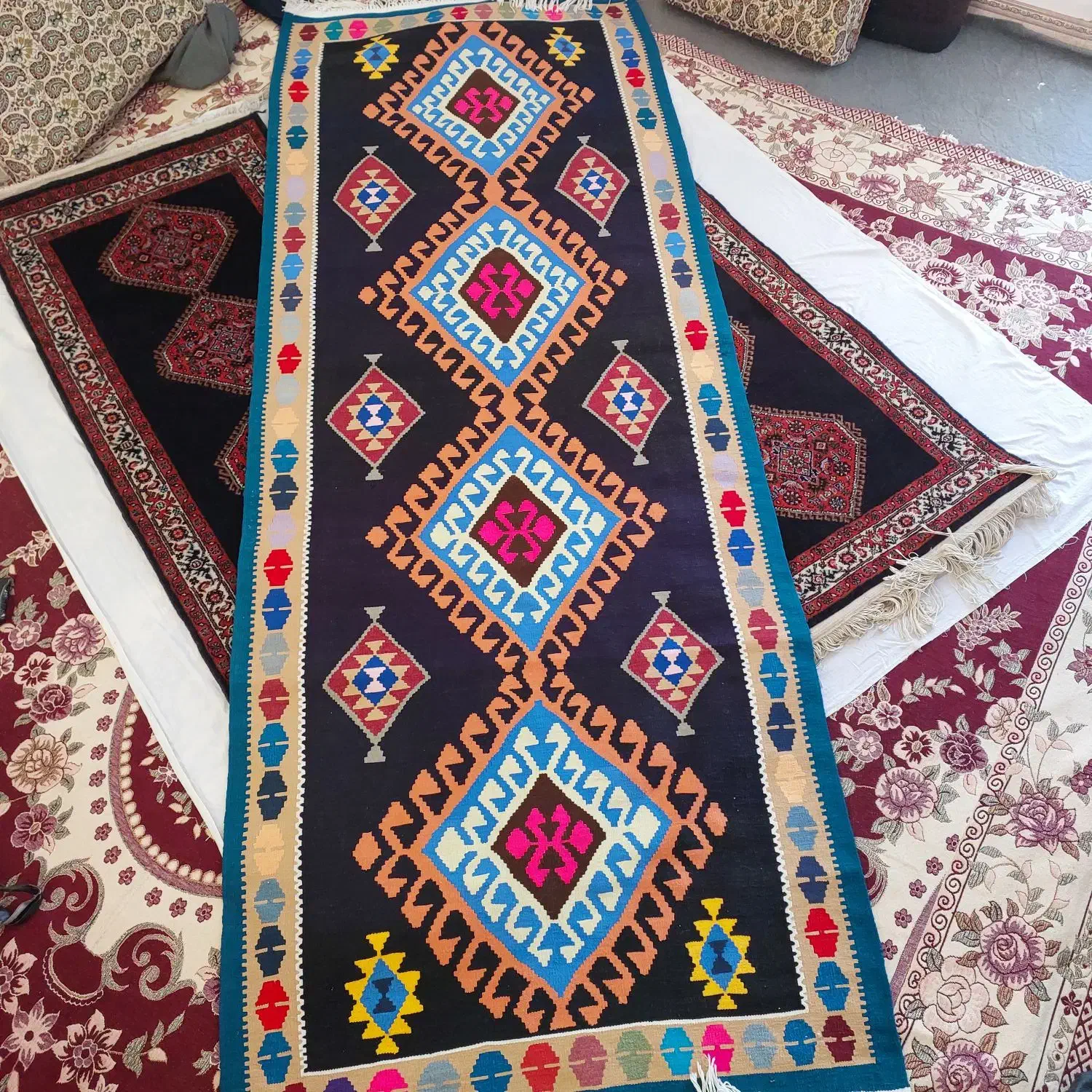 قالیچه و گلیم و پشتی دستبافت|گلیم، جاجیم، گبه|رباط‌کریم, رباط‌کریم|دیوار