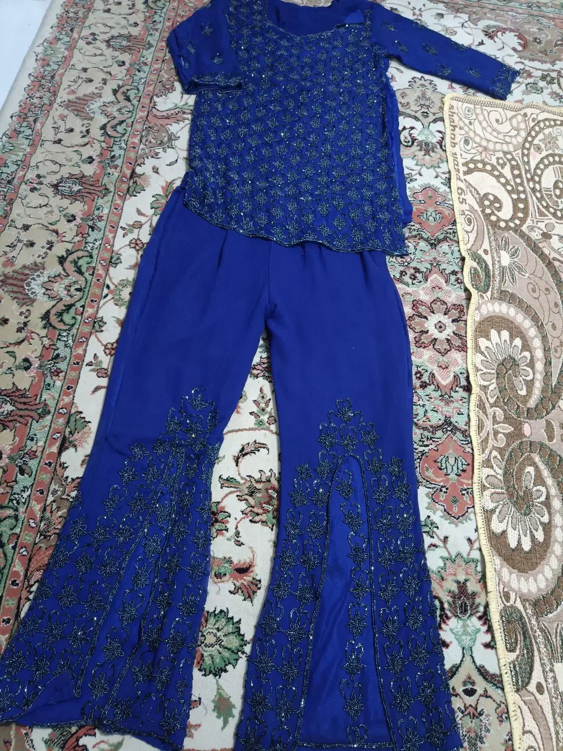 لباس هندی|لباس|مشهد, هنرور|دیوار