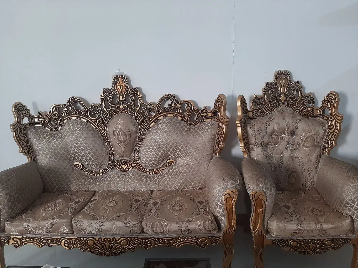 مبل سلطنتی ۷نفره  و میز|مبلمان خانگی و میز عسلی|سیرجان, |دیوار