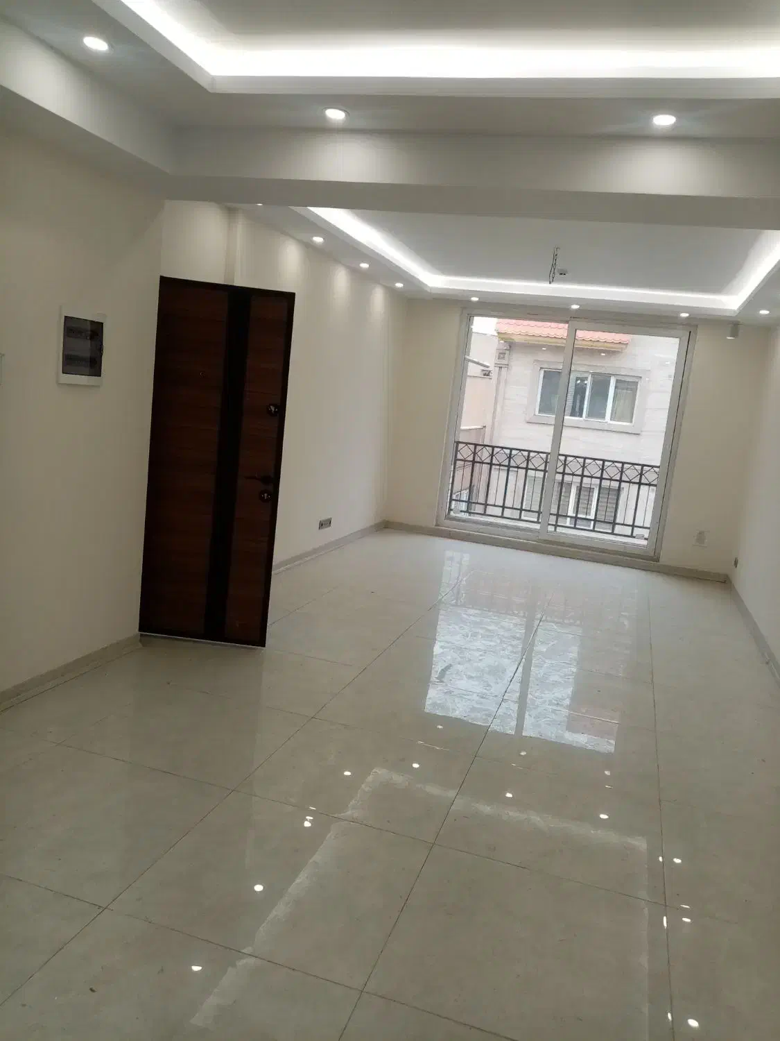 104 متر نوساز ستارخان توحید دو کله نورگیر خوب