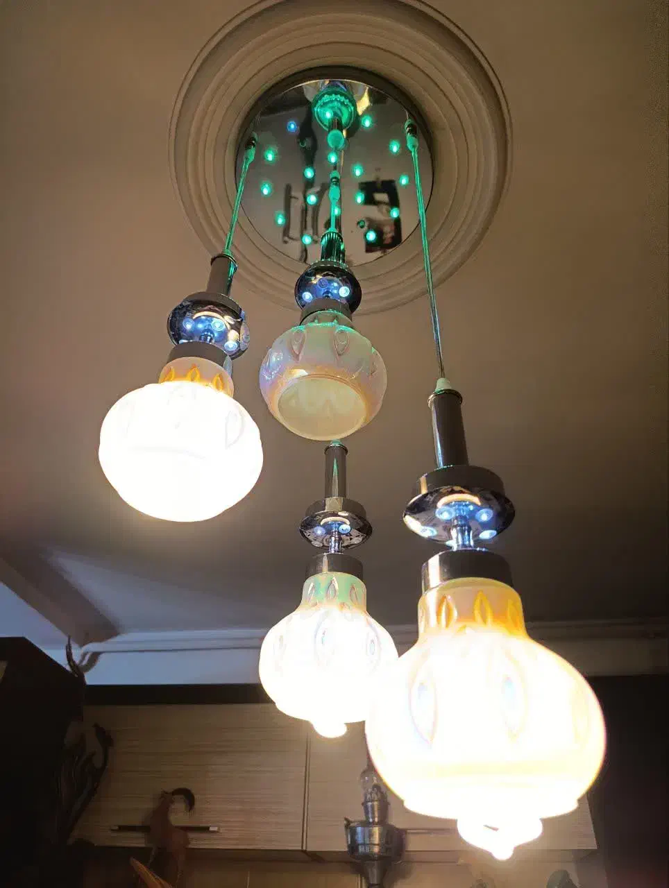 لوستر Led بسیار شکیل|لوستر و چراغ آویز|اراک, |دیوار