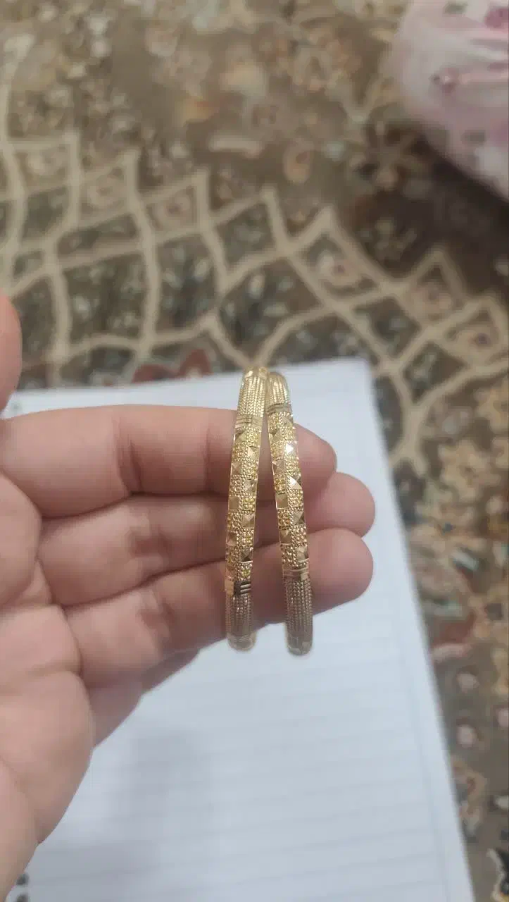 ۴۵ گرم طلا نو دارم ۷۰ بالای تابلو میدمشون|جواهرات|بروجرد, |دیوار