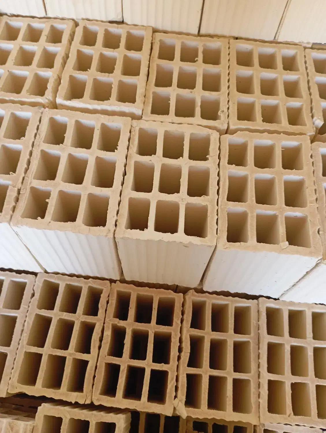 تیغه بلوک، آجر،اهگ،شن و ماسه، نیسان کمپرسی|مصالح و تجهیزات ساختمان|میبد, |دیوار