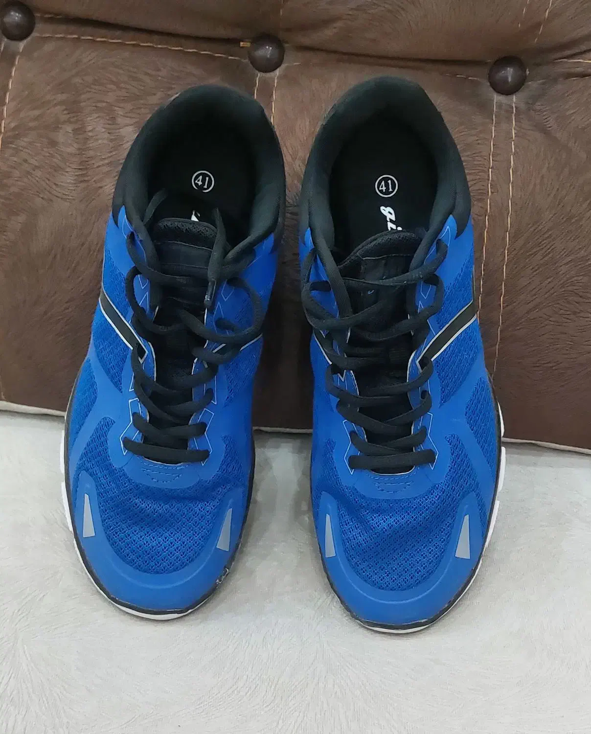 کفش|کیف، کفش، کمربند|کارون, |دیوار