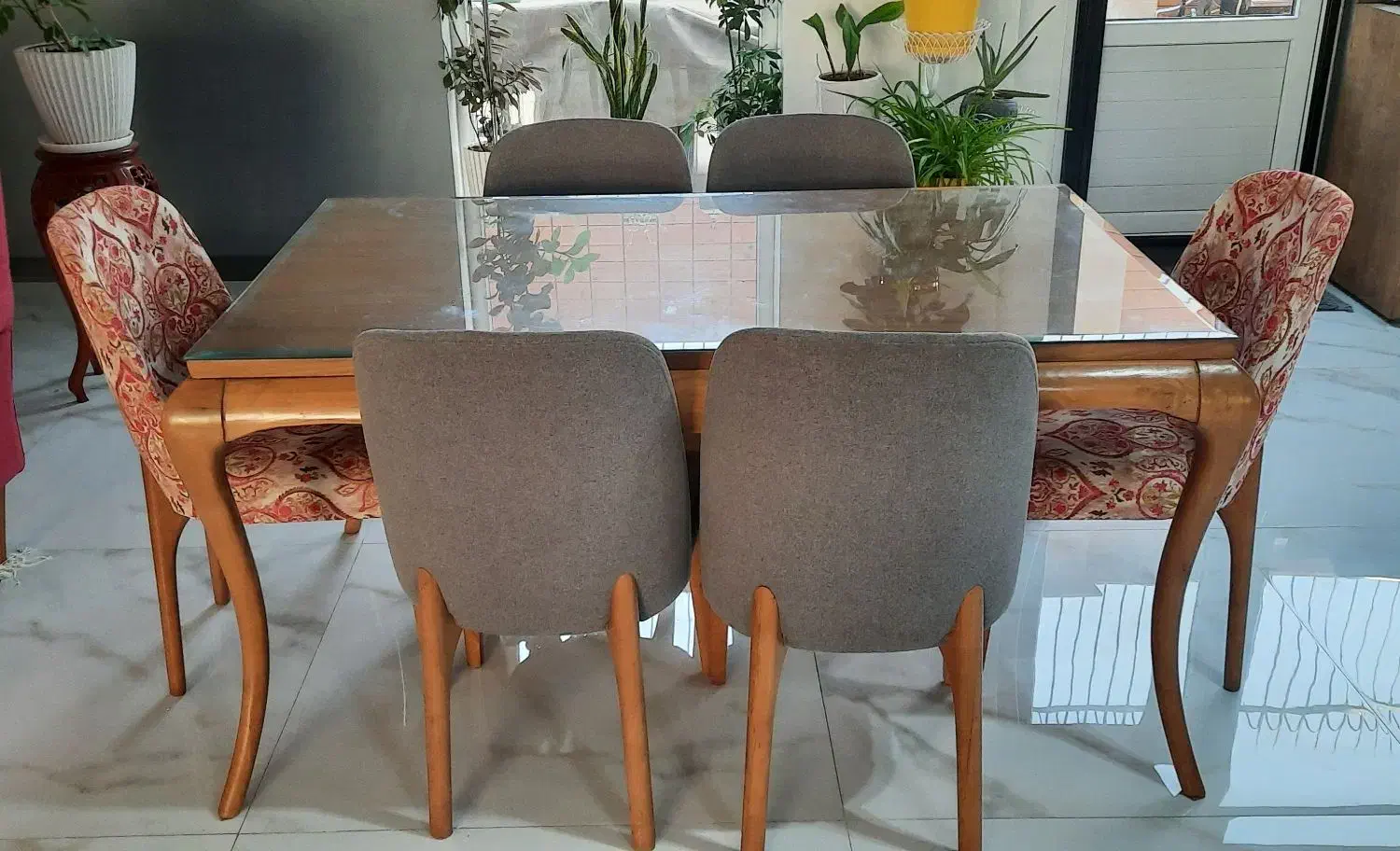 ناهار خوری ۶ نفره بسیار تمیز به همراه شیشه روی میز|میز و صندلی غذاخوری|پردیس, فاز ۱|دیوار