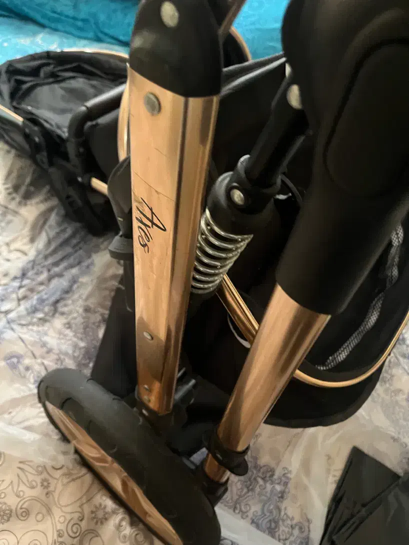 کالسکه در حد نو خارجی اکسس|کالسکه و لوازم جانبی|رشت, رشتیان|دیوار