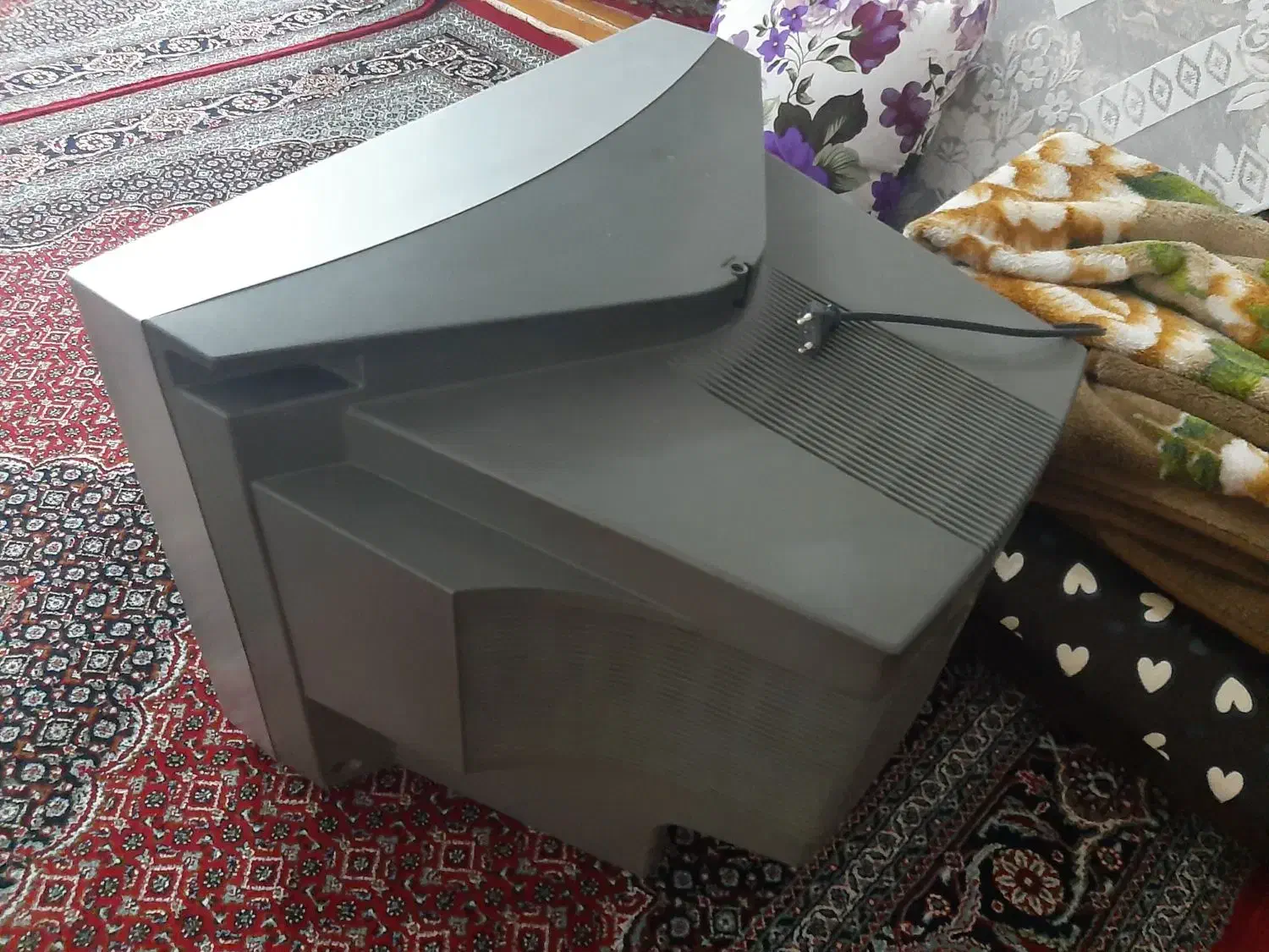 تلوزیون رنگی ۲۴ اینج|تلویزیون و پروژکتور|رودسر, |دیوار