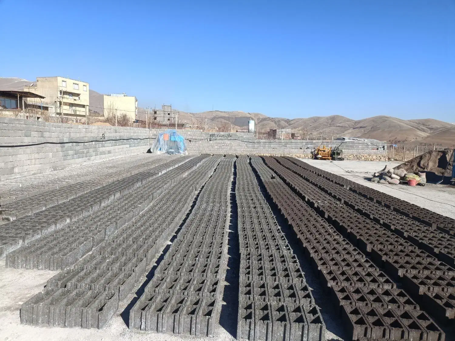 کارگر ماهر بلوک زنی|استخدام معماری، عمران و ساختمانی|سنندج, |دیوار