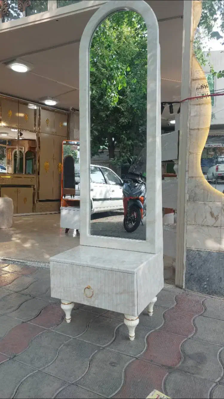 اینه قدی|آینه|مشکین‌دشت, |دیوار