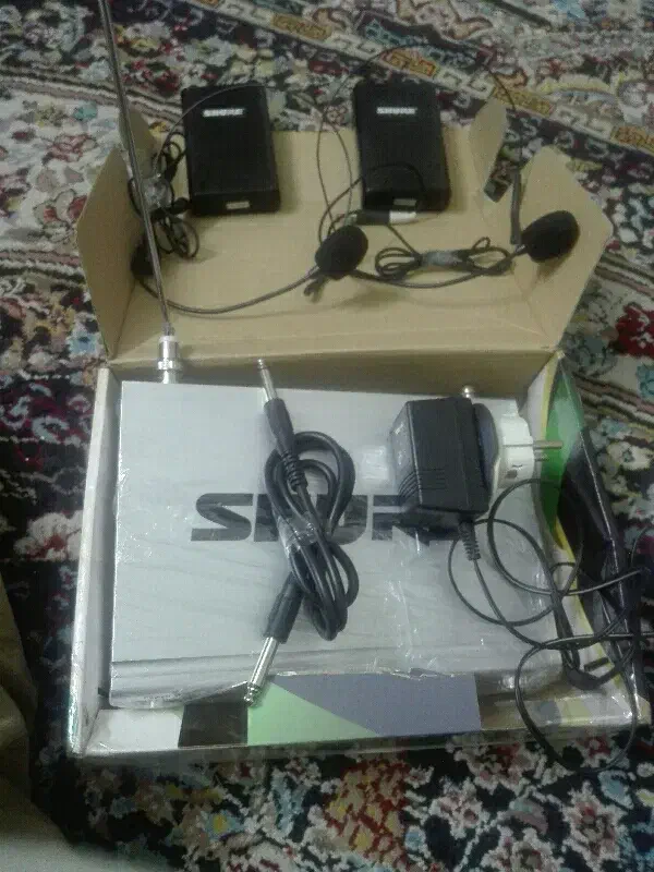 دستگاه بی سیم شور 500 فرانسوی و2عددمیکروفن یقه ایس|آلات موسیقی|مشهد, هفت تیر (نه دره)|دیوار