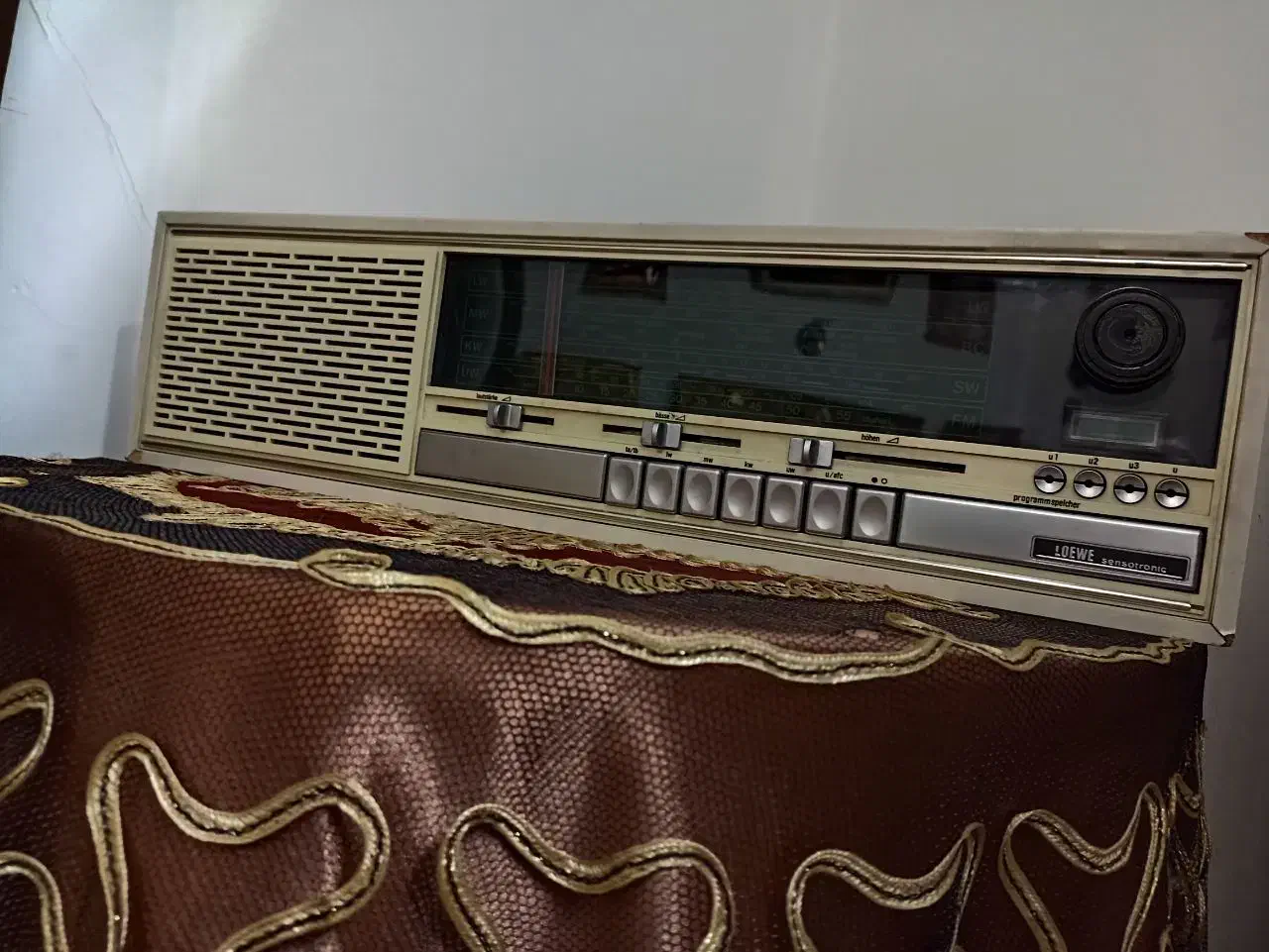 رادیو قدیمی|کلکسیون اشیاء عتیقه|رودهن, |دیوار