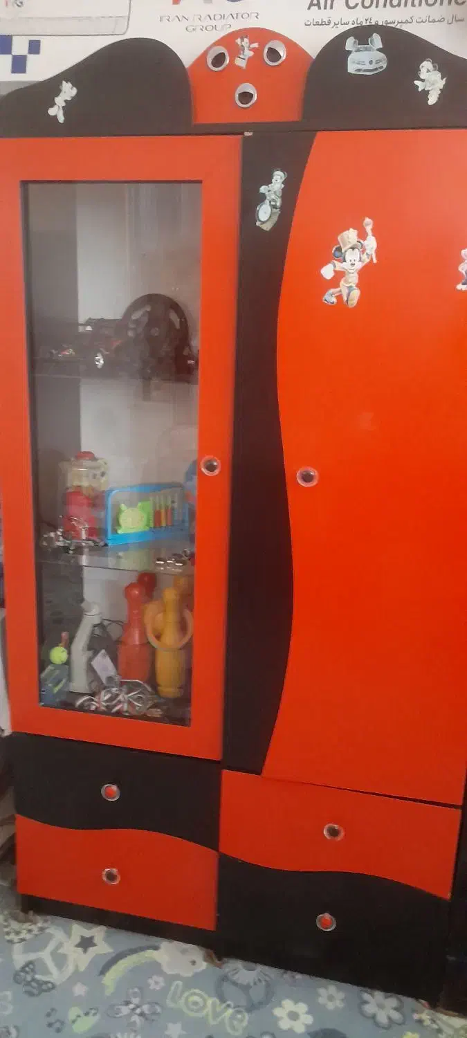 کمد کودک با یک عدد تخت بزرگ و روروک|تخت و سرویس خواب|قم, دروازه ری|دیوار