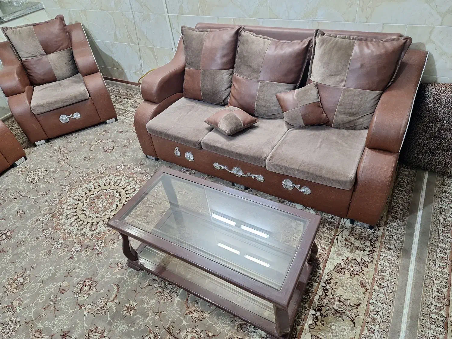 مبل سالم ۷نفره چرم و پارچه|مبلمان خانگی و میز عسلی|زارچ, |دیوار