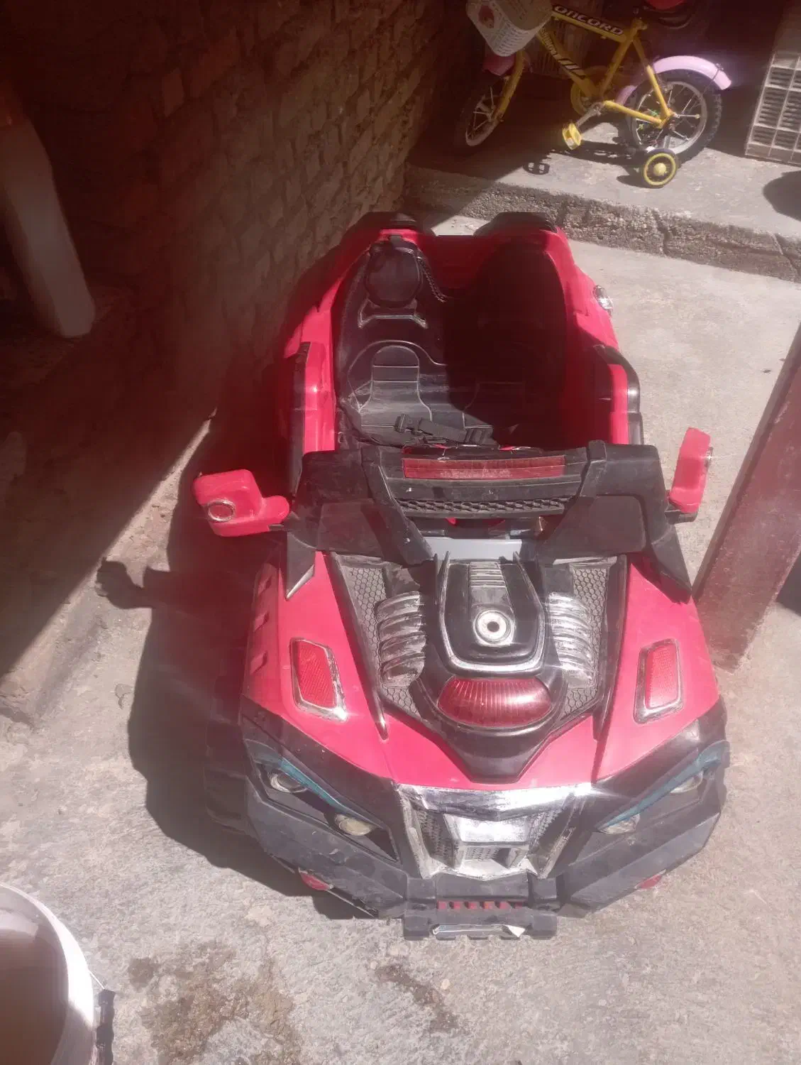 ماشین شارژی در حد نوع|اسباببازی بچه|اسدآباد, |دیوار