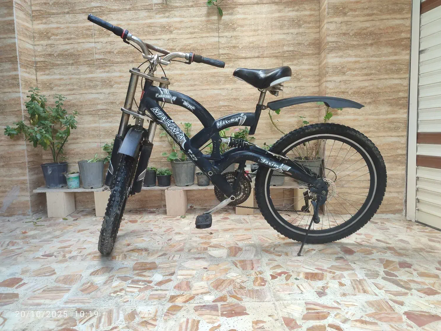 دوچرخه|دوچرخه، اسکیت، اسکوتر|شفت, |دیوار