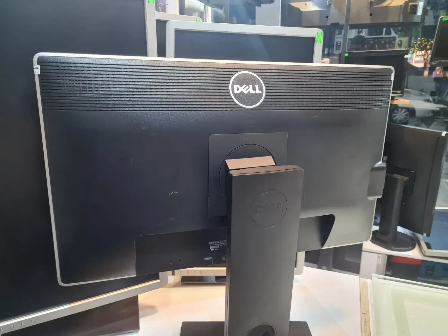 فروش مانیتور حرفه‌ای Dell UltraSharp U2312HMT|قطعات و لوازم جانبی رایانه|بندر انزلی, آخرخط|دیوار