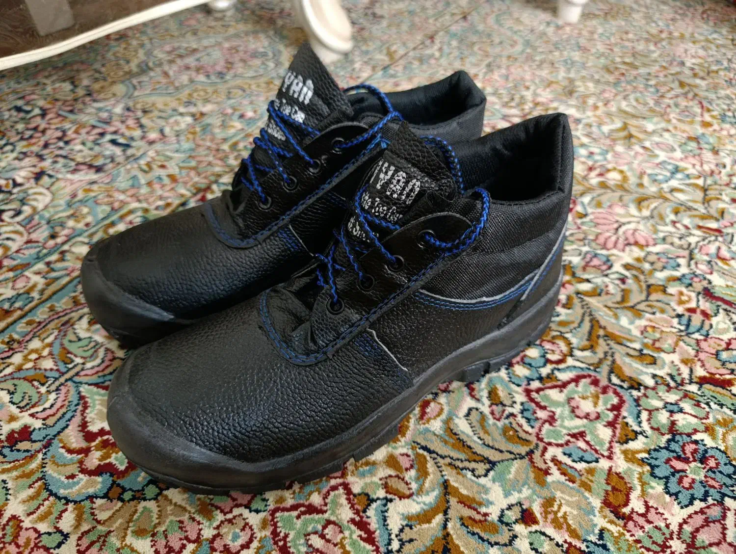 کفش ایمنی کار|کیف، کفش، کمربند|بم, |دیوار