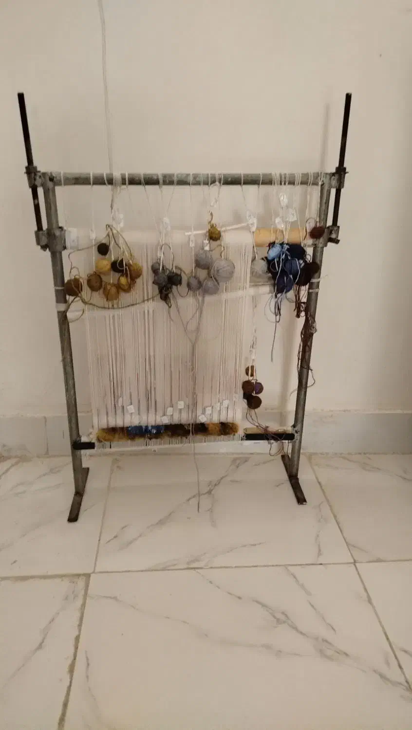 دار قالی به همراه نخ و نقشه و وسایل|فرش|مشهد, دهشک|دیوار