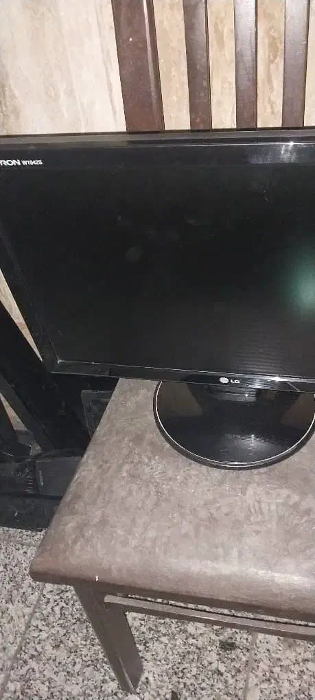 مانیتور ۱۴ اینچ LG|صوتی و تصویری|تهران, بهجت‌آباد|دیوار