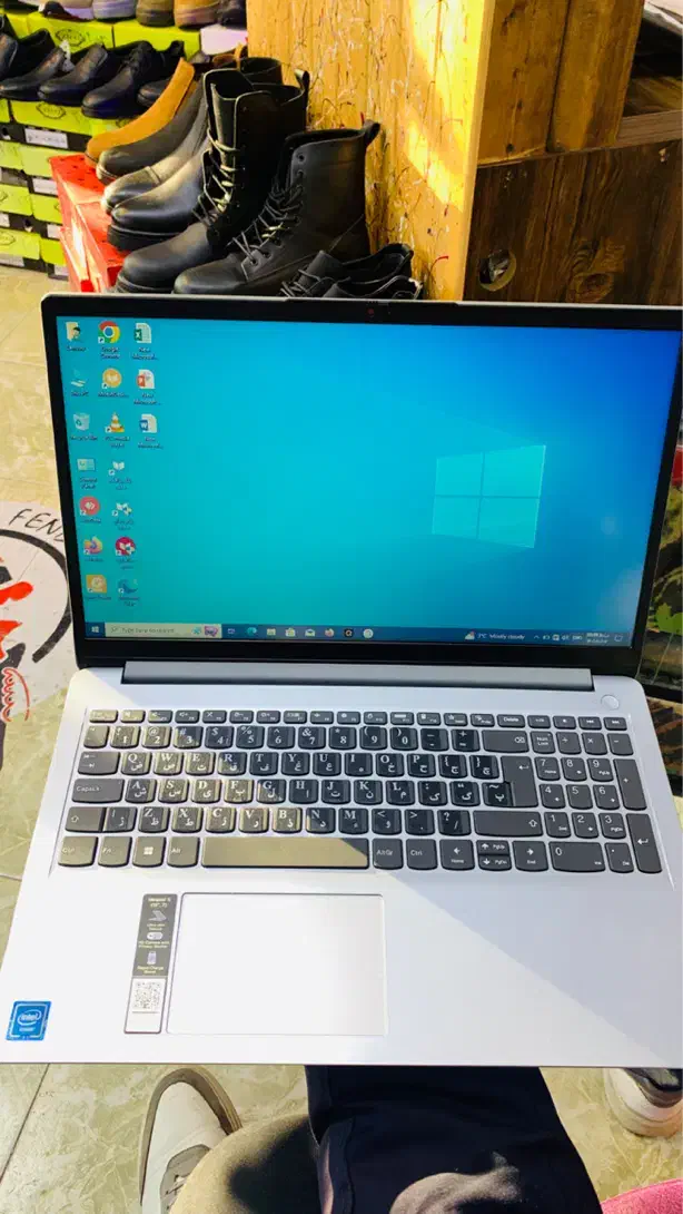 لپ تاپ|رایانه همراه|شوط, |دیوار