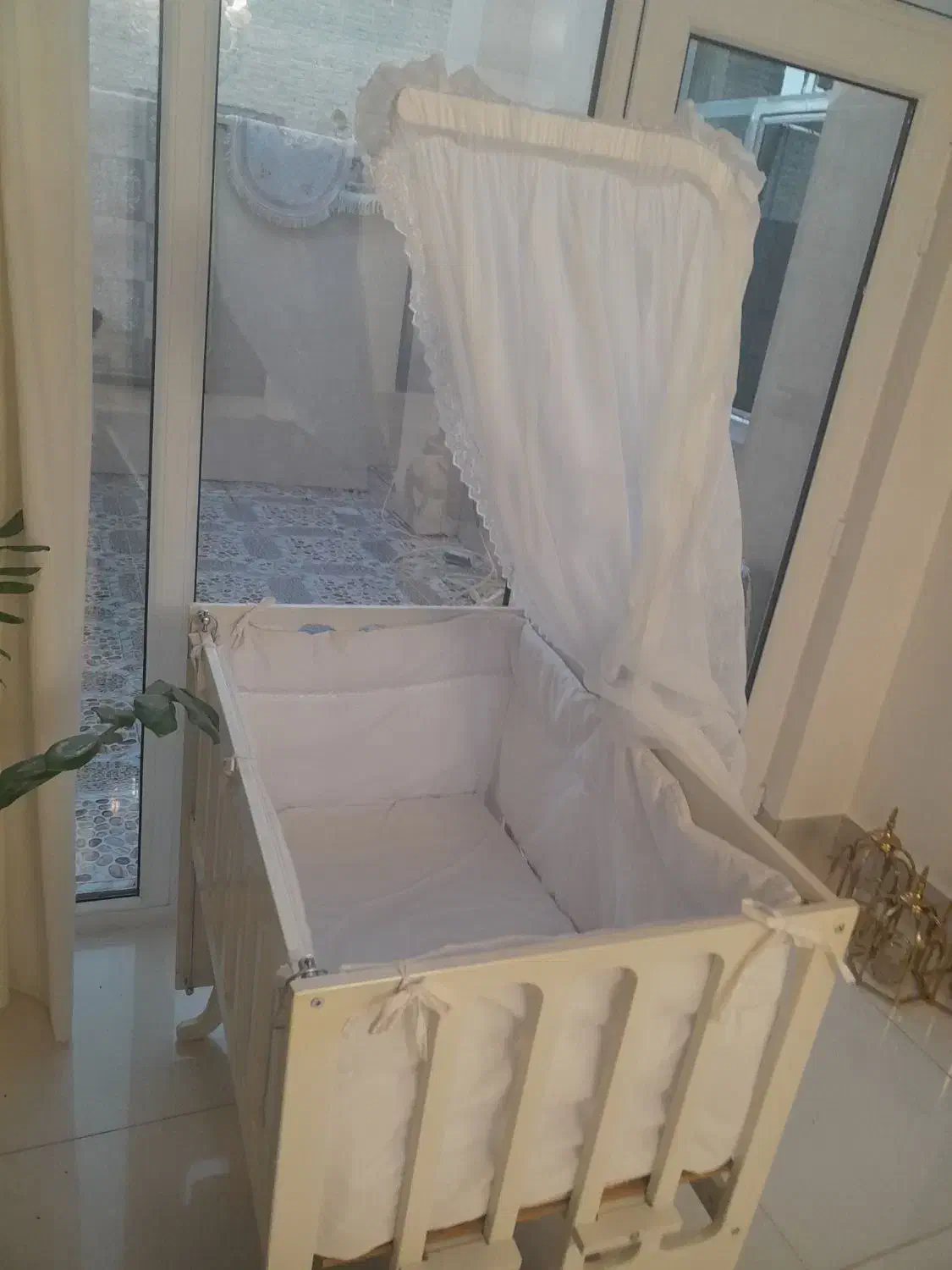 گهواره کودک نونو به رنک سفید خیلی مناسب خواب کودک|اسباب و اثاث بچه|میاندوآب, |دیوار