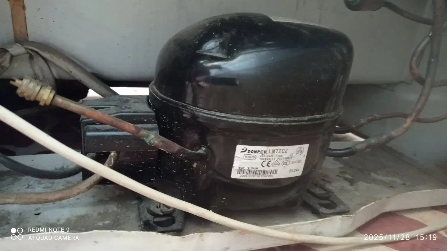 یک عدد یخجال فیلور|یخچال و فریزر|میانه, |دیوار