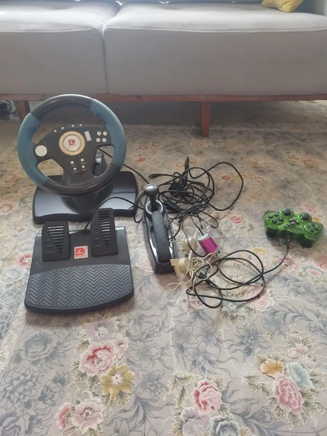 فرمان گیم برای کامپیوتر همراه پدال و دنده|کنسول، بازی ویدئویی و آنلاین|لاهیجان, کوی آزادگان|دیوار