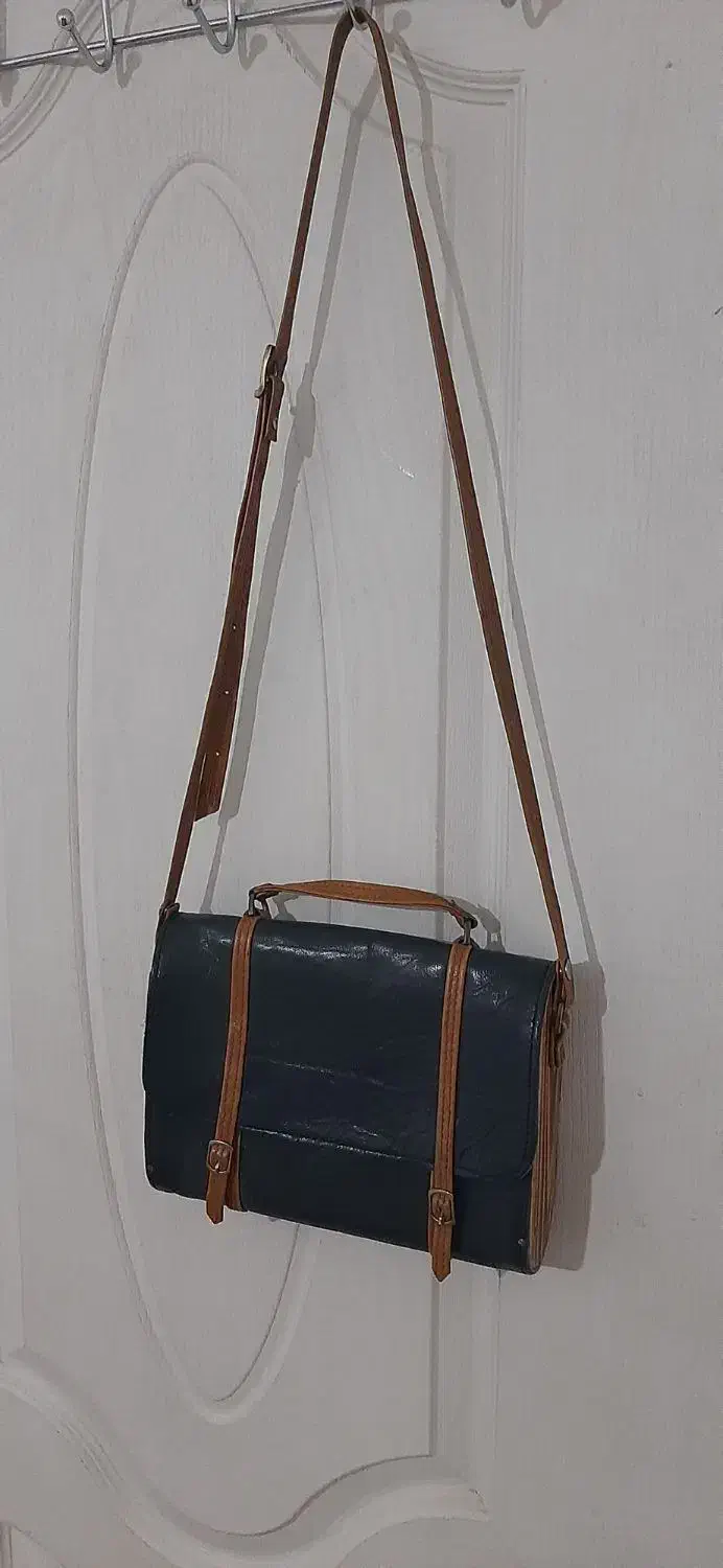 کیف دوشی زنانه چرم طبیعی|کیف، کفش، کمربند|قم, چهل درخت|دیوار