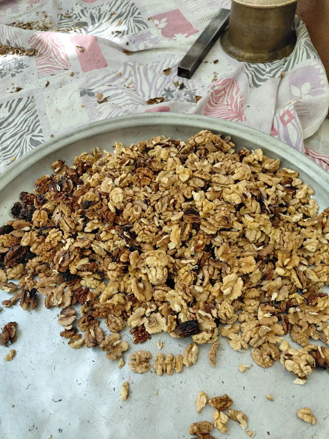 گردو خوانسار 70درصد سفید 30در صدفسنجونی|عمده‌فروشی|خوانسار, |دیوار