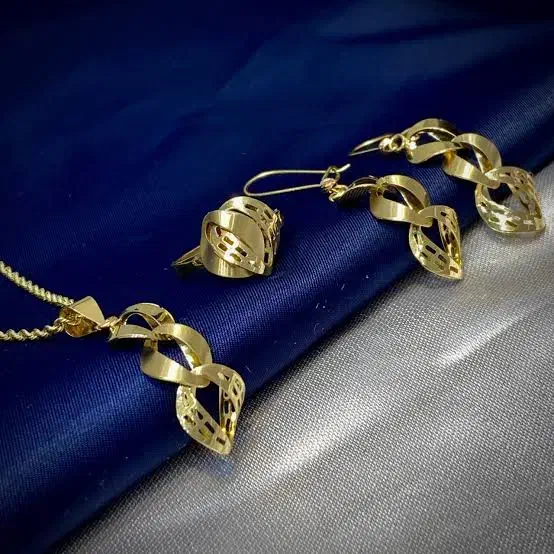 فروش فوری ۱۲ و نیم گرم طلا با فاکتور|جواهرات|اهرم, |دیوار