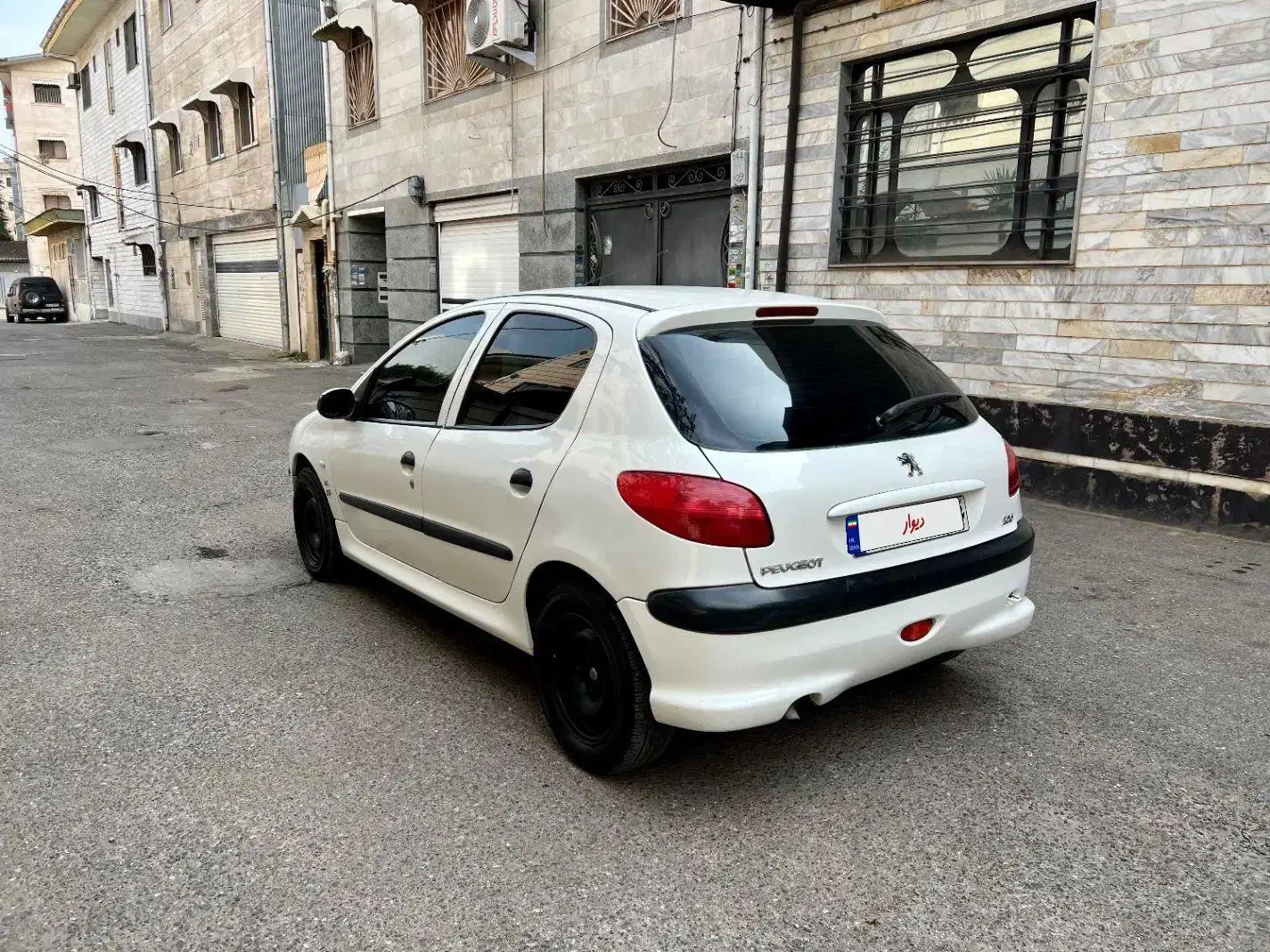 83 تیپ ۲ سفید|خودرو سواری و وانت|رشت, استقامت ۱|دیوار