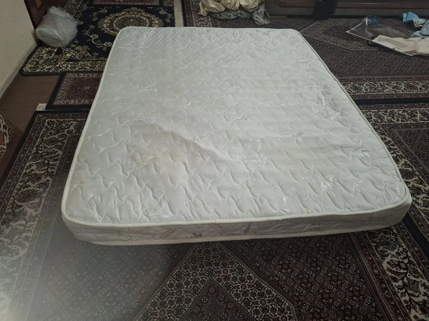 تشک دو نفره ۱۶۰ در ۲۰۰ فقط فقط یک ونیم|تخت و سرویس خواب|زنجان, |دیوار