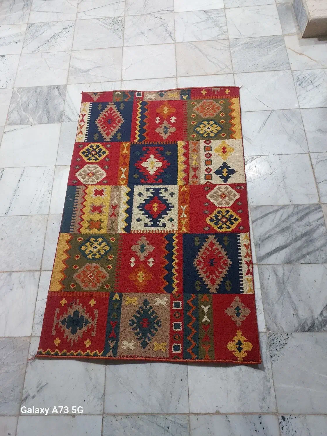 گلیم فرش ابعاد ۱×۱/۳۰ ونیم کاملا سالم|فرش|ورامین, ورامین|دیوار