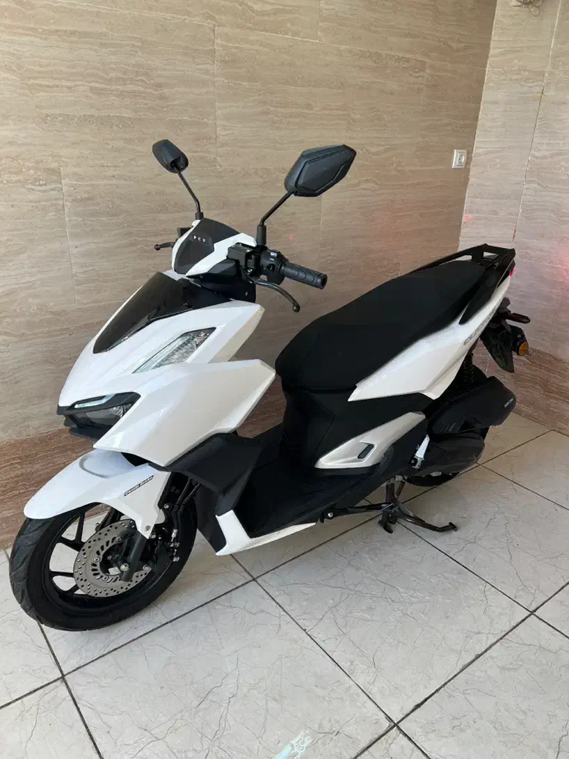 موتور کلیک ۱۵۰ نیوفیس برمود۴۰۳|موتورسیکلت|شیراز, ریاستی|دیوار