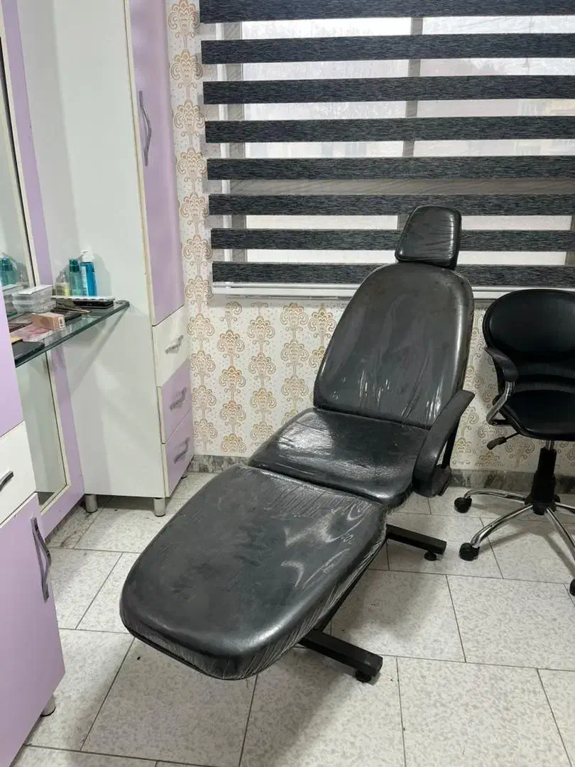 صندلی تمیز|آرایشگاه و سالن‌های زیبایی|ساری, |دیوار