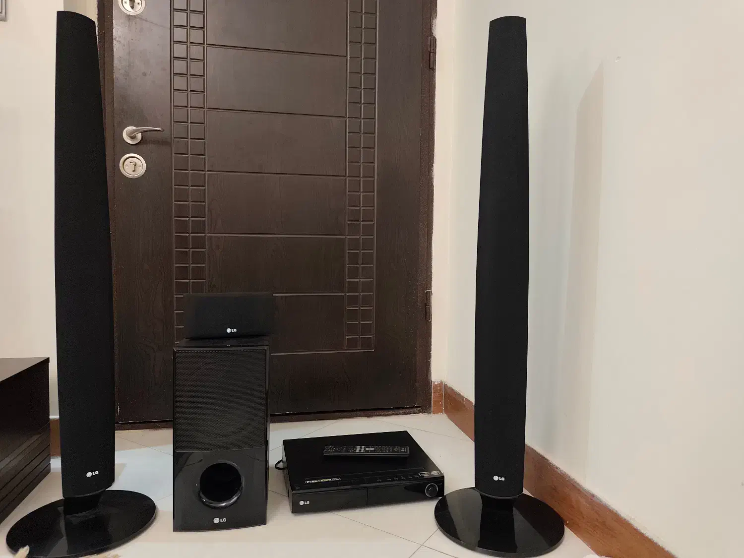 سینمای خانگی DVD Home Theater LG LH-860HTS|سیستم صوتی خانگی|اصفهان, کوی ولی عصر|دیوار