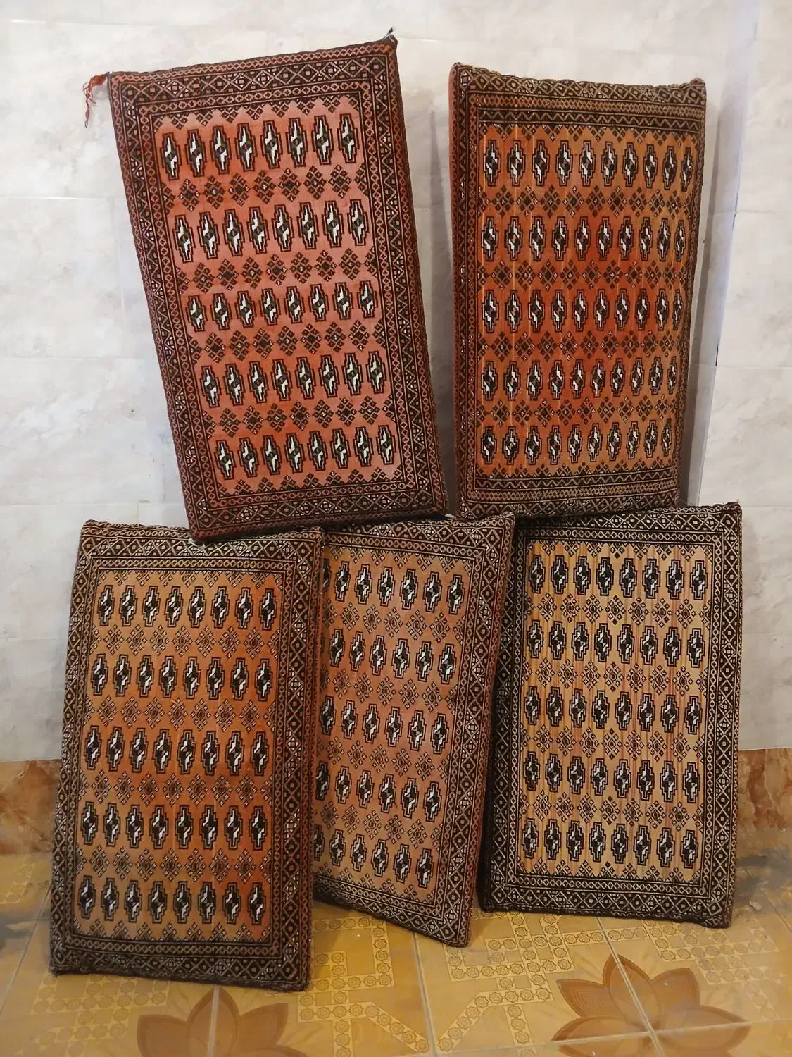 پشتی طرح ترکمن|پشتی|لاهیجان, لیل|دیوار